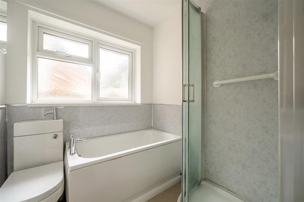 Main Bathroom.jpg