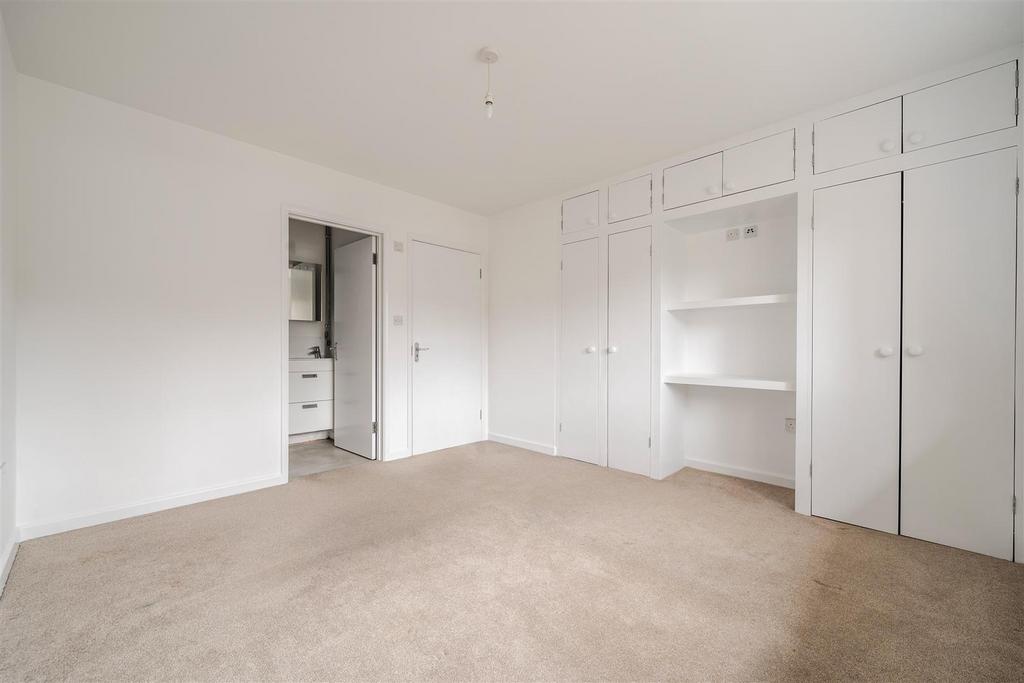 Bedroom 1.jpg