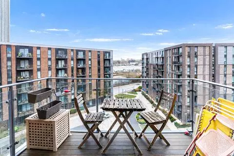 2 bedroom apartment for sale - Photo 4