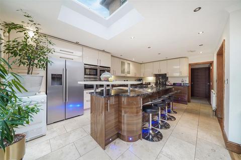 5 bedroom semi-detached house to rent, 2 Beverley Gardens, WEMBLEY