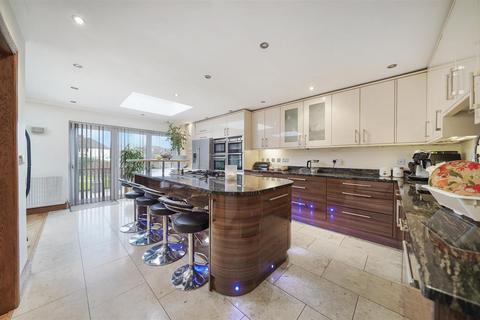 5 bedroom semi-detached house to rent, 2 Beverley Gardens, WEMBLEY