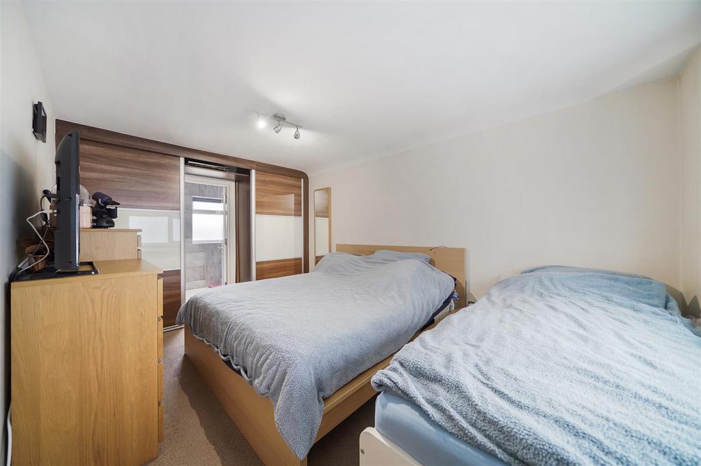 2 Beverley Gardens - n Yim UTlnhmum DSg Jq Bce.jpg