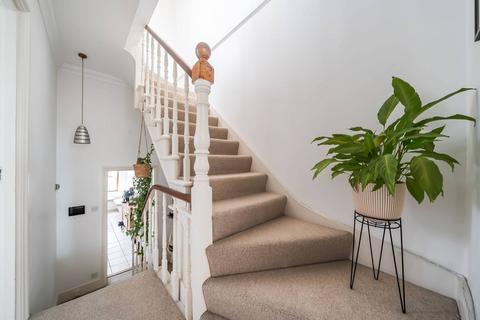 2 bedroom flat for sale, Epirus Road, Fulham, London, SW6