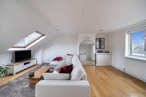 2 bedroom flat for sale, Epirus Road, Fulham, London, SW6