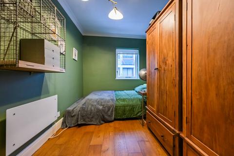 2 bedroom flat for sale, Wapping High Street, Wapping, London, E1W