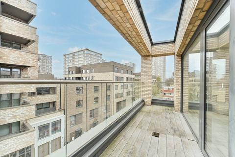 2 bedroom flat to rent, Butler Court, Battersea, London, SW11