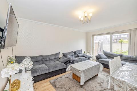 4 bedroom terraced house for sale, The Roundway, Watford