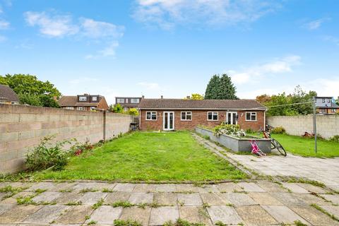 4 bedroom terraced house for sale, The Roundway, Watford