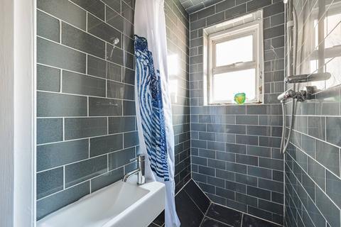 1 bedroom flat for sale, Camden Road, Holloway, London, N7
