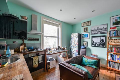 1 bedroom flat for sale, Camden Road, Holloway, London, N7