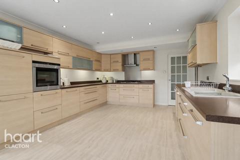 3 bedroom detached bungalow for sale, London Road, Clacton-On-Sea