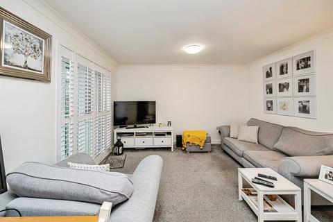 2 bedroom ground floor flat for sale, Wendover Road, AYLESBURY