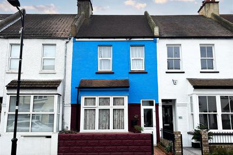 4 bedroom terraced house for sale, Wellington Avenue, Westcliff-on-Sea SS0