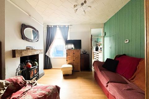 4 bedroom terraced house for sale, Wellington Avenue, Westcliff-on-Sea SS0