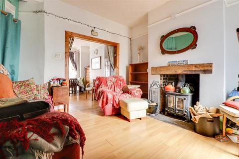 4 bedroom terraced house for sale, Wellington Avenue, Westcliff-on-Sea SS0