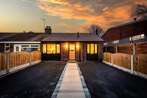 3 bedroom semi-detached bungalow for sale, Cotswold Avenue, Chadderton, OL9