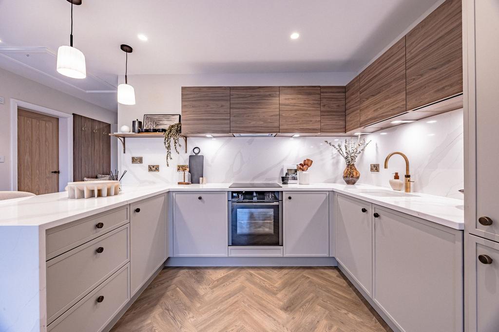 Kitchen / Lounge