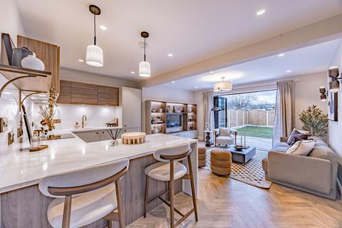 3 bedroom semi-detached bungalow for sale, Cotswold Avenue, Chadderton, OL9