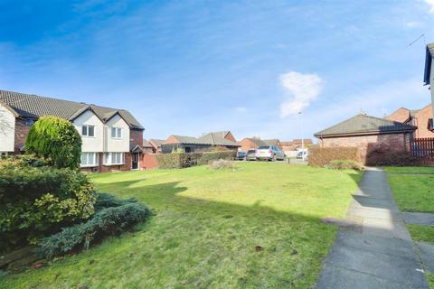 2 bedroom mews for sale, Swettenham Close, Alsager