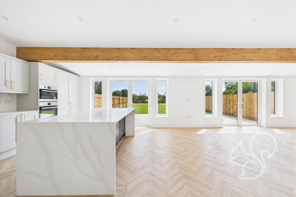 Kitchen / Dining Area