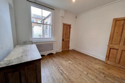 undefined, Russell Street, York