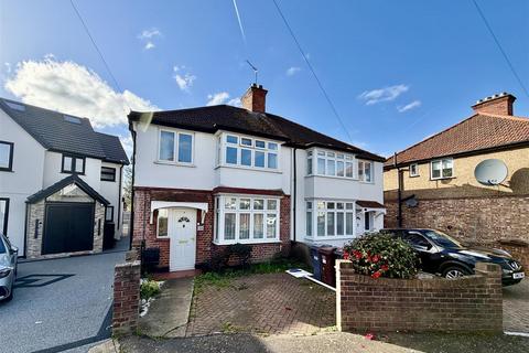 undefined, Orchard Avenue, Heston TW5