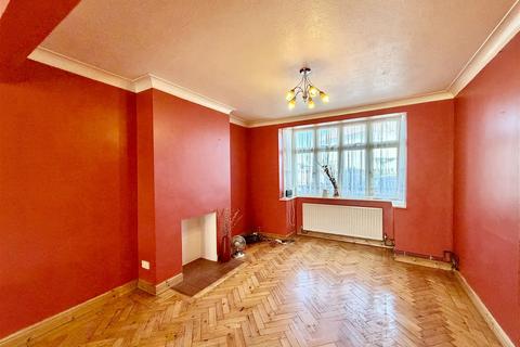 undefined, Orchard Avenue, Heston TW5
