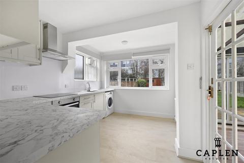 undefined, Chestnut Grove, Ilford