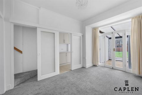 undefined, Chestnut Grove, Ilford