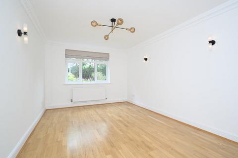 5 bedroom detached house to rent, Churchfields Avenue, WEYBRIDGE, KT13