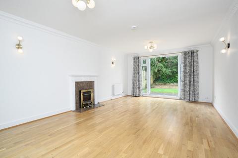 5 bedroom detached house to rent, Churchfields Avenue, WEYBRIDGE, KT13