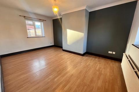undefined, Uplands Drive, GRANTHAM