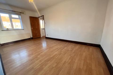 undefined, Uplands Drive, GRANTHAM