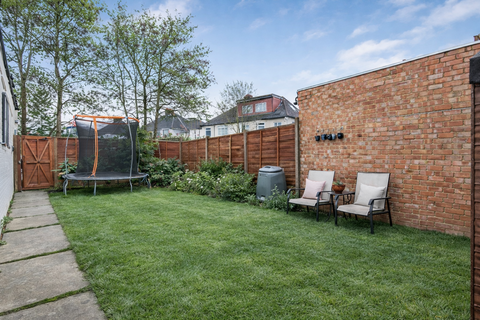 2 bedroom flat for sale, Croydon Road, Beckenham BR3