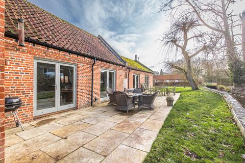 undefined, Beautiful Single Story Barn Conversion in South Creake