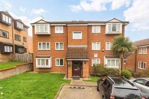 2 bedroom flat to rent, Newton Avenue, London N10