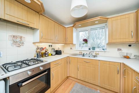 2 bedroom flat to rent, Newton Avenue, London N10
