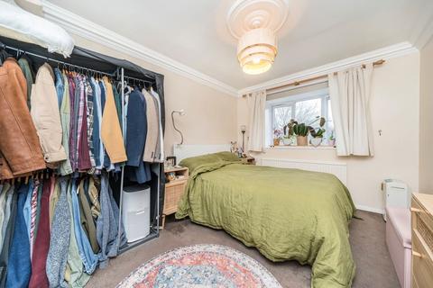 2 bedroom flat to rent, Newton Avenue, London N10
