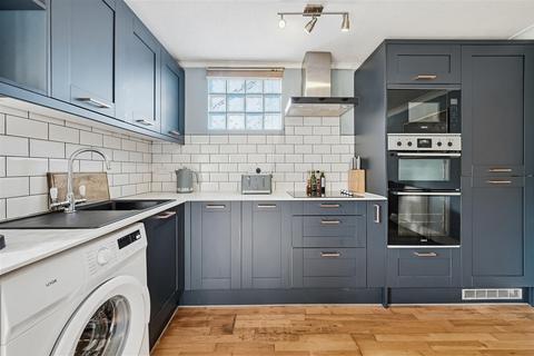undefined, Kingston Road, Wimbledon SW19