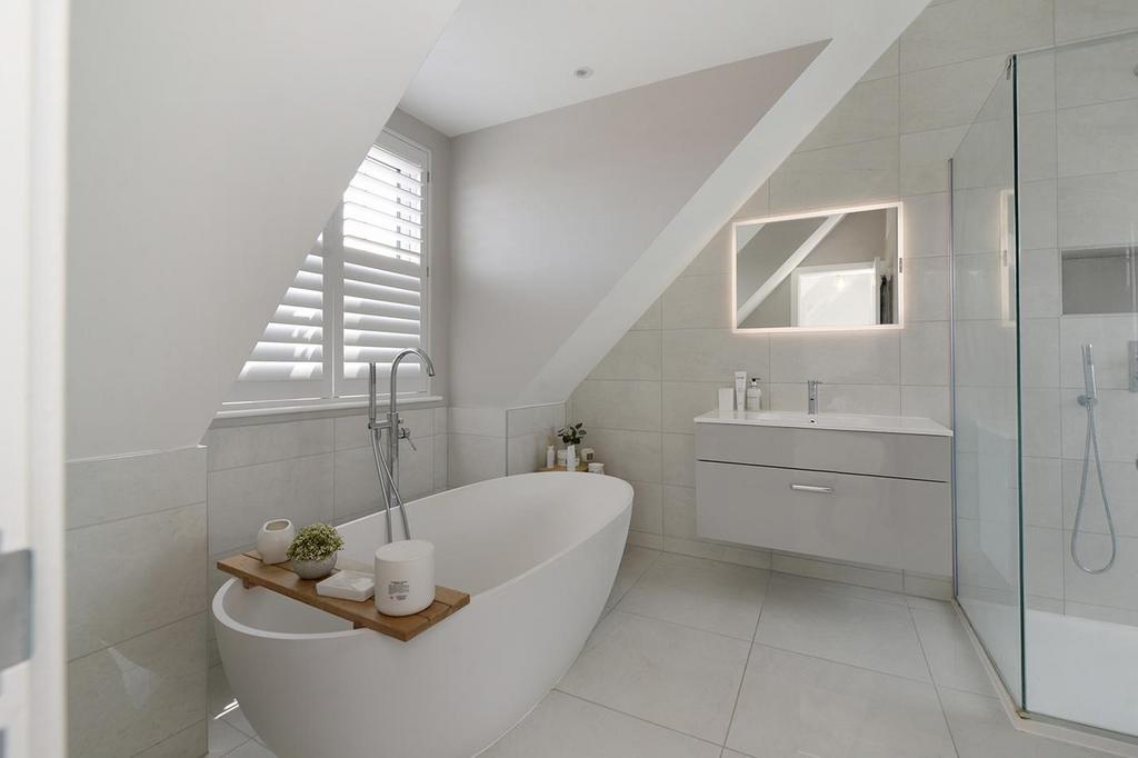 Main Ensuite