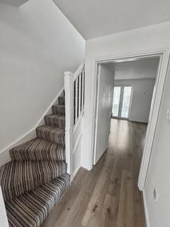 3 bedroom end of terrace house to rent, Walker Crescent, Slough SL3