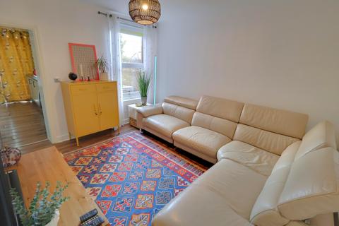 undefined, Ampthill Road, Shirley, Southampton