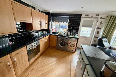 3 bedroom terraced house for sale, Kirkstall Avenue, Middlesbrough