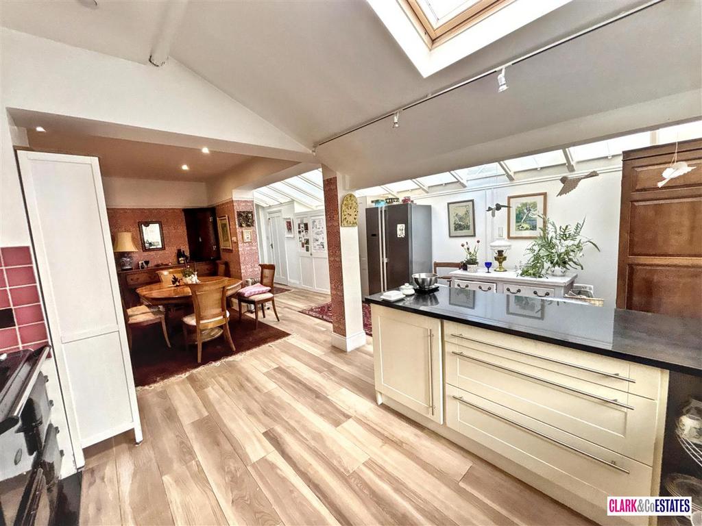 Kitchen diner