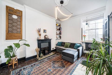 2 bedroom flat for sale, Grove Terrace, London NW5