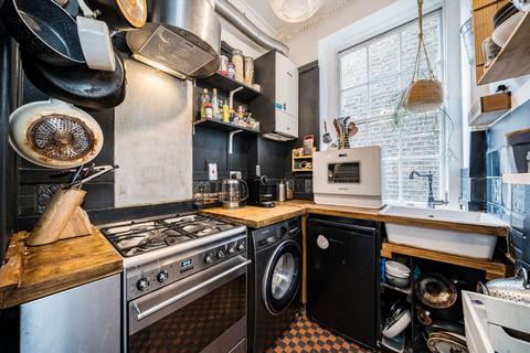 2 bedroom flat for sale, Grove Terrace, London NW5