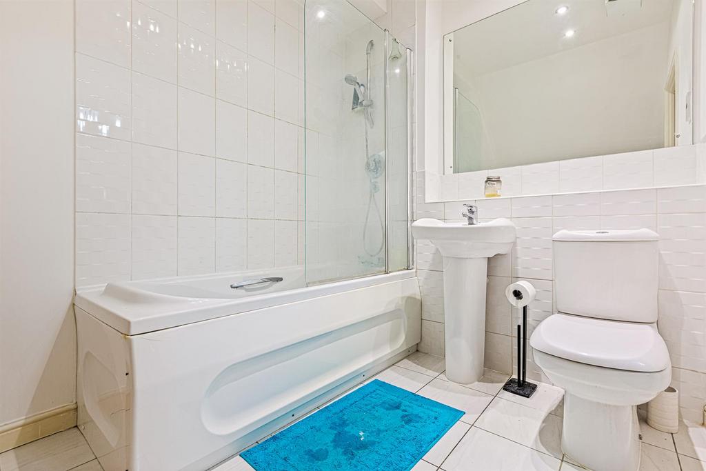 En suite bathroom