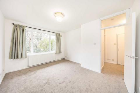 2 bedroom flat to rent, Ballards Lane, London N3