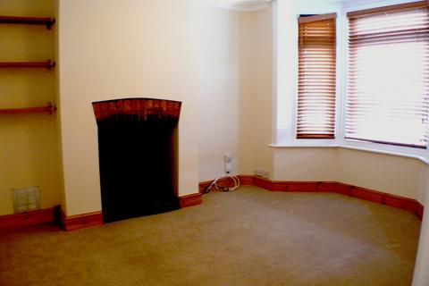 3 bedroom semi-detached house to rent, Balmoral Road, Andover SP10