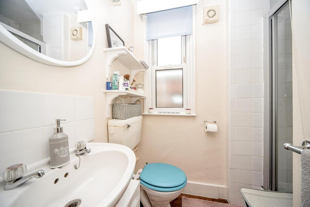 7 E Merton Road - 202